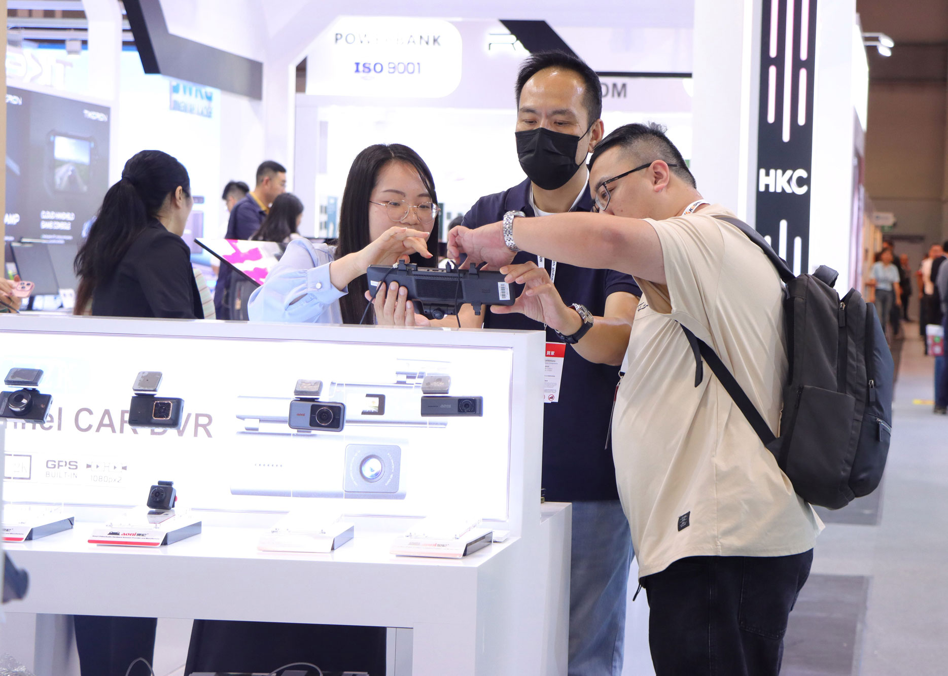 1713505999540971.jpg 智能流媒体后视镜04.jpg